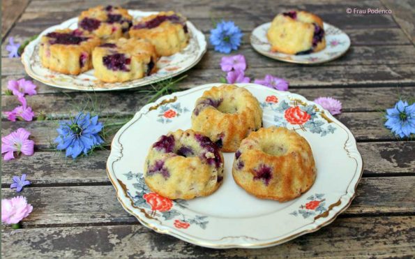 Mini-Gugl mit Beeren | einfaches Rezept | Frau Podenco