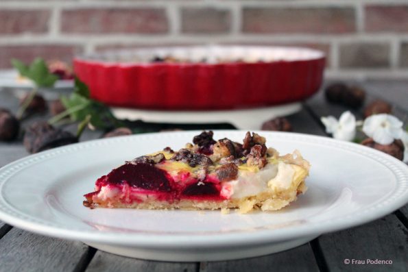 Rote Bete Tart mit Ziegenkäse und karamellisierten Walnüssen